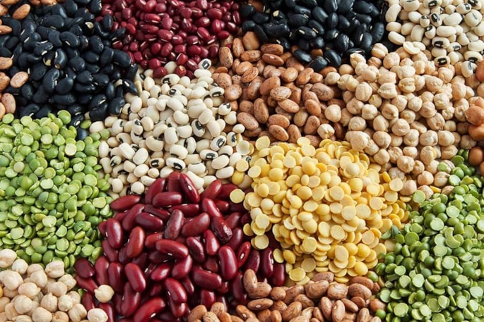 Various pulses (legumes) in piles